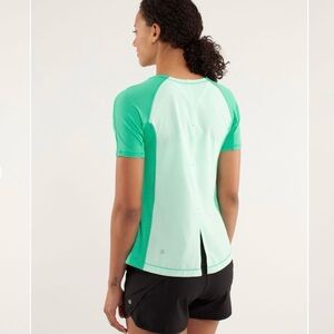 Lululemon Run: Silver Lining Short Sleeve,
Very Green / Fresh Teal